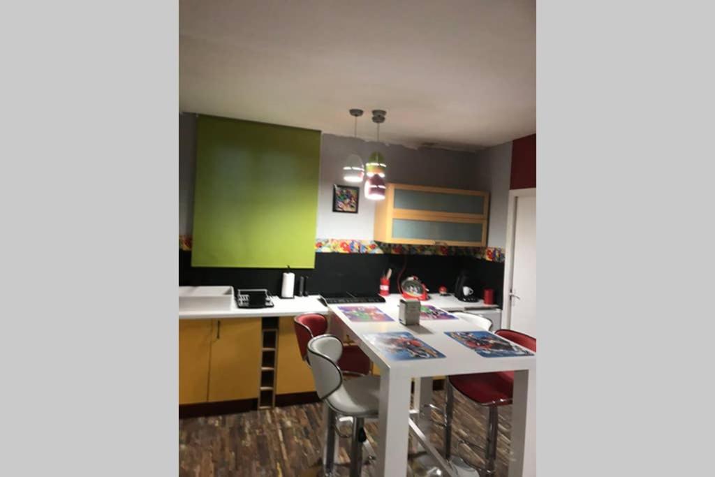 Appartement Style Pop Art Avec Garage Centre Historique Béziers Eksteriør billede