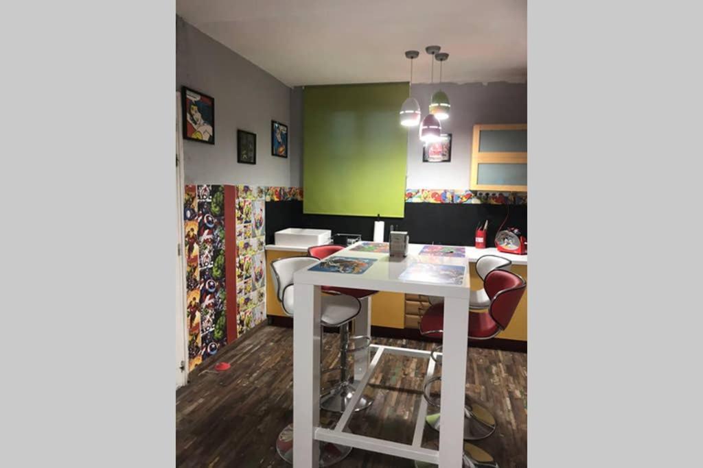 Appartement Style Pop Art Avec Garage Centre Historique Béziers Eksteriør billede