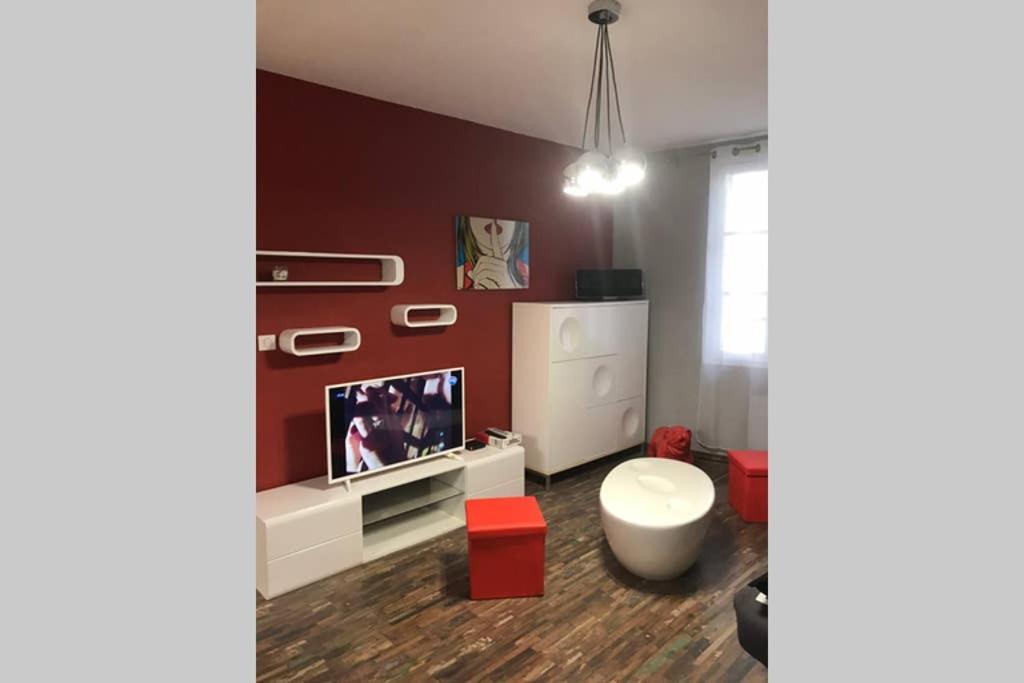 Appartement Style Pop Art Avec Garage Centre Historique Béziers Eksteriør billede