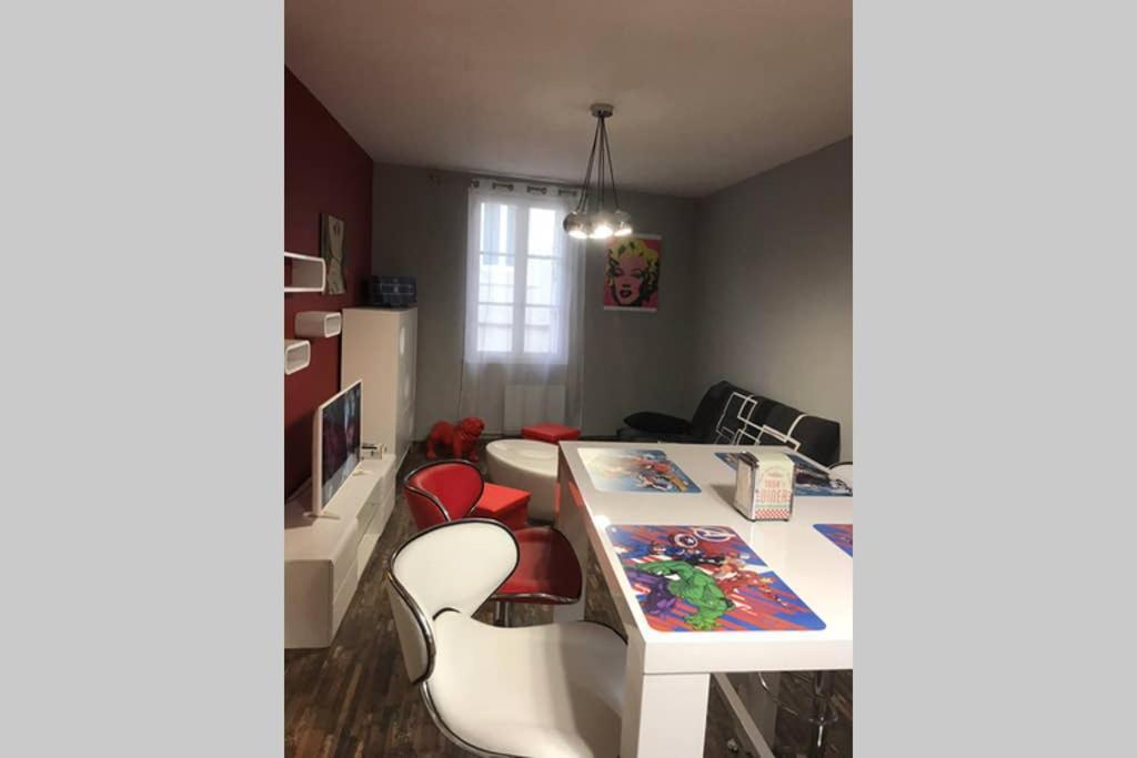 Appartement Style Pop Art Avec Garage Centre Historique Béziers Eksteriør billede